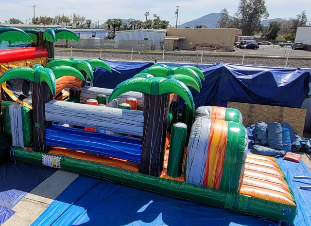 3D T-Rex Dinosaur Obstacle Course